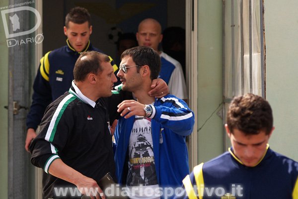 Falco abbraccia lo squalificato Pilleri